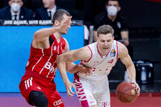 红牌风波引 红牌风波引