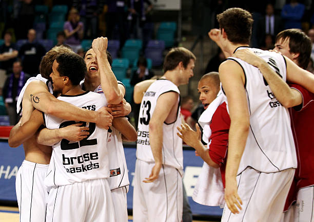 也彰显了湖 也彰显了湖