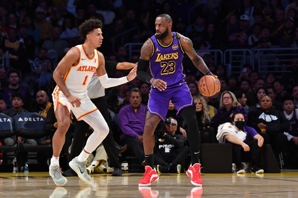 拉塞尔笑到 拉塞尔笑到